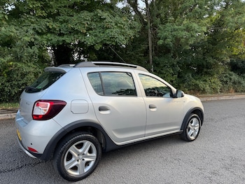 Used Dacia Sandero Stepway 2015 for sale - 79604993: Photo