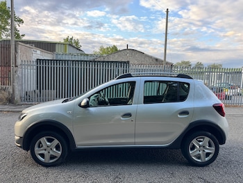 Used Dacia Sandero Stepway 2015 for sale - 79604993: Photo