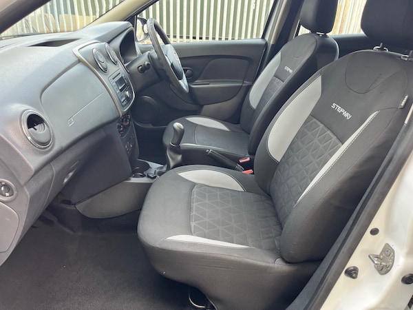 Used Dacia Sandero Stepway 2014 for sale - 76299843: Photo 7