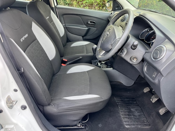 Used Dacia Sandero Stepway 2014 for sale - 76299843: Photo 8