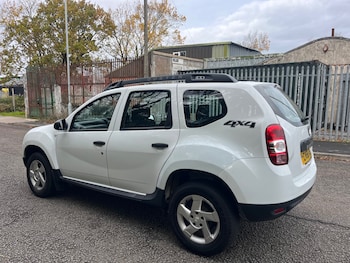 Used Dacia Duster 2016 for sale - 76392084: Photo