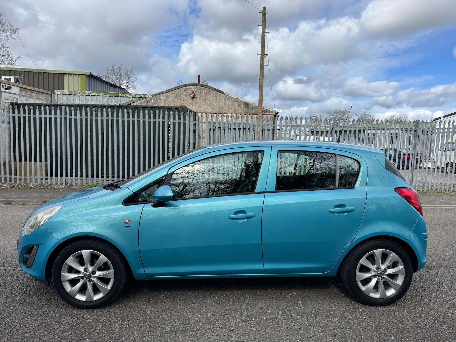 Used Vauxhall Corsa 2012 for sale - 78026910: Photo 4