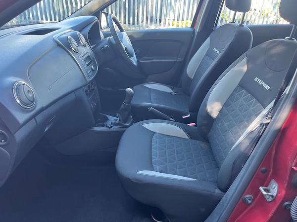 Used Dacia Sandero Stepway 2014 for sale - 76104853: Photo 8