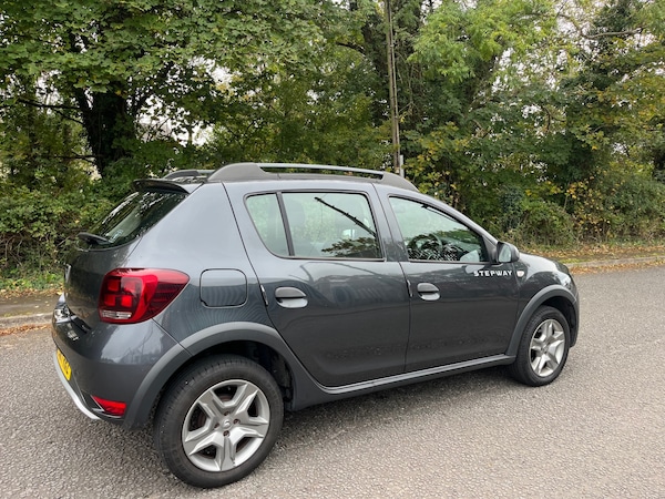 Used Dacia Sandero Stepway 2017 for sale - 76253038: Photo 3
