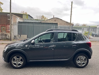 Used Dacia Sandero Stepway 2017 for sale - 76253038: Photo 4