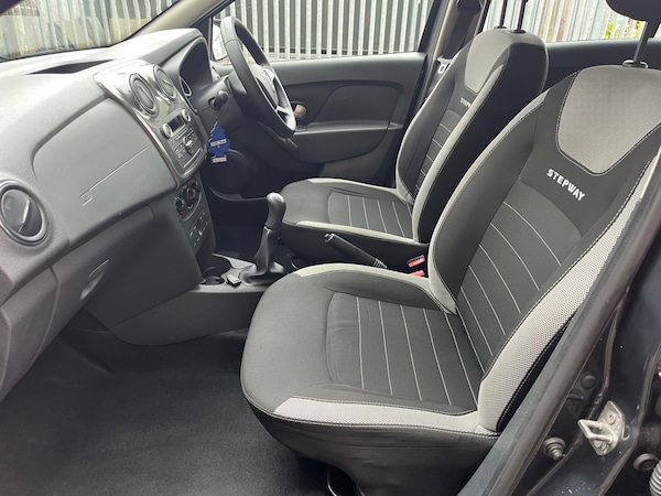 Used Dacia Sandero Stepway 2017 for sale - 76253038: Photo 7