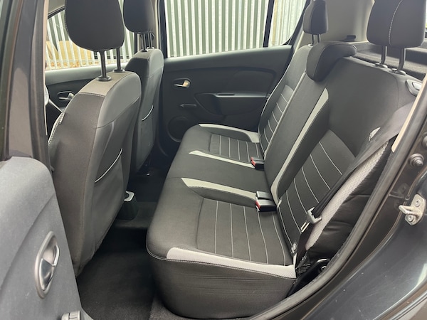Used Dacia Sandero Stepway 2017 for sale - 76253038: Photo 8
