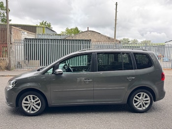 Used Volkswagen Touran 2015 for sale - 79353102: Photo