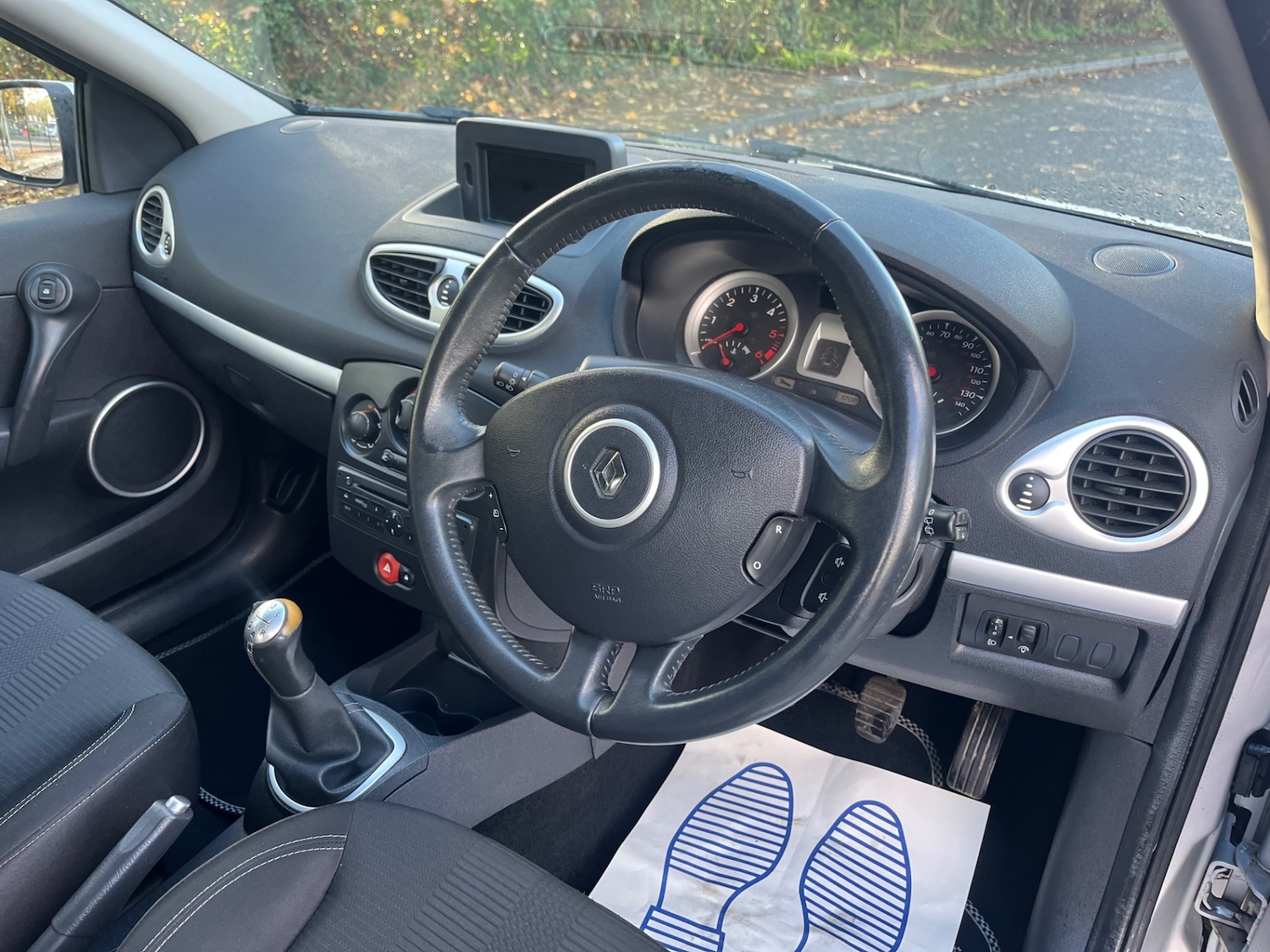 Used Renault Clio 2010 for sale - 76792655: Photo 11