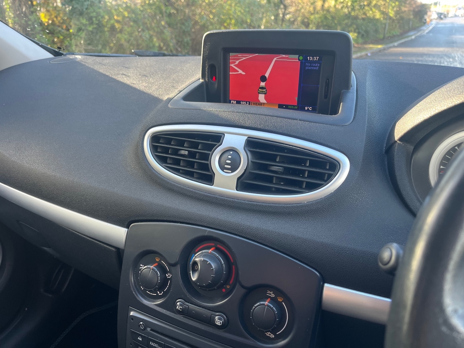 Used Renault Clio 2010 for sale - 76792655: Photo 13