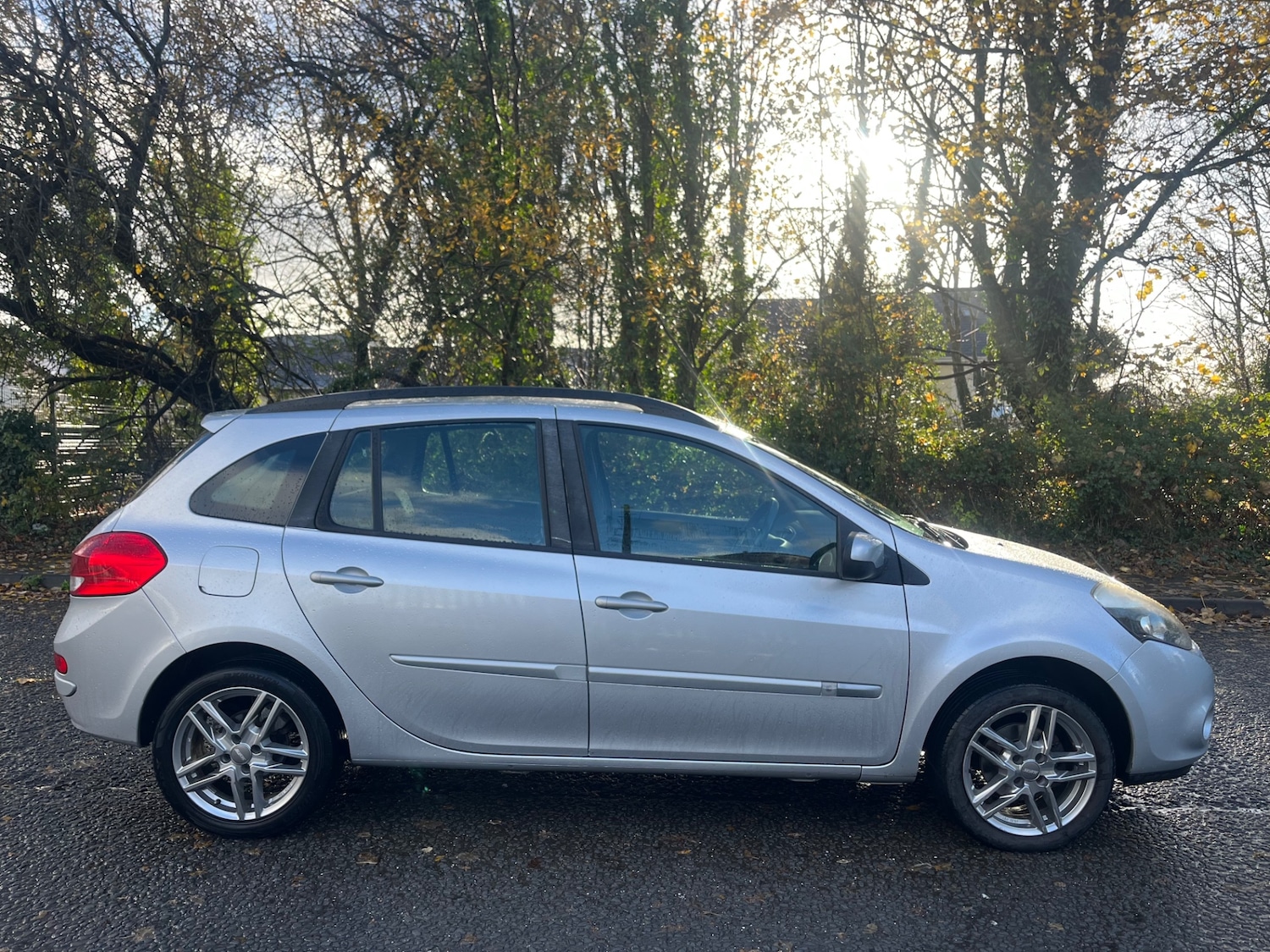 Used Renault Clio 2010 for sale - 76792655: Photo 2