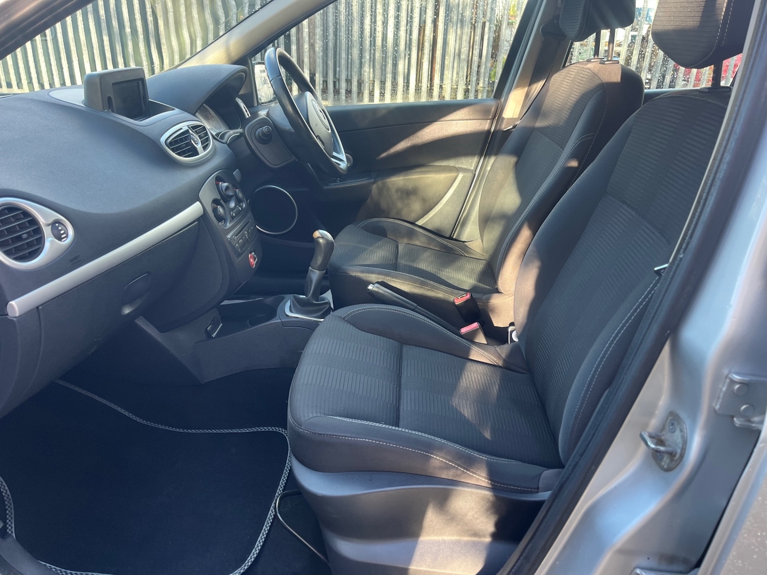 Used Renault Clio 2010 for sale - 76792655: Photo 7