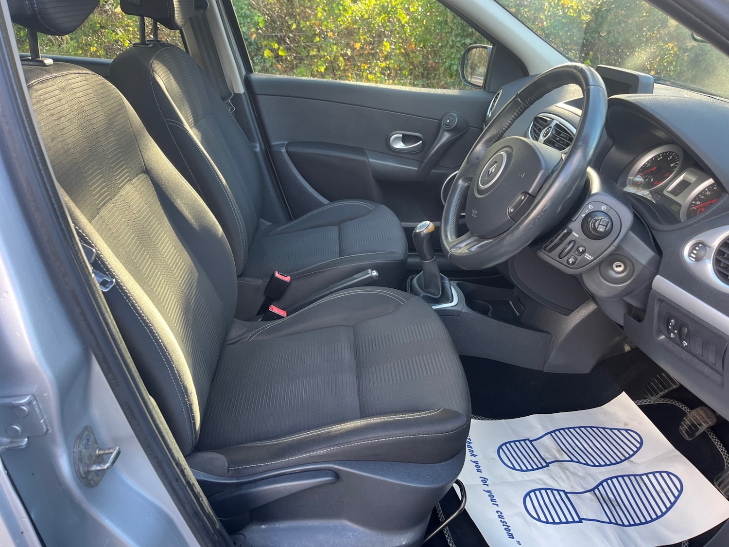 Used Renault Clio 2010 for sale - 76792655: Photo 9