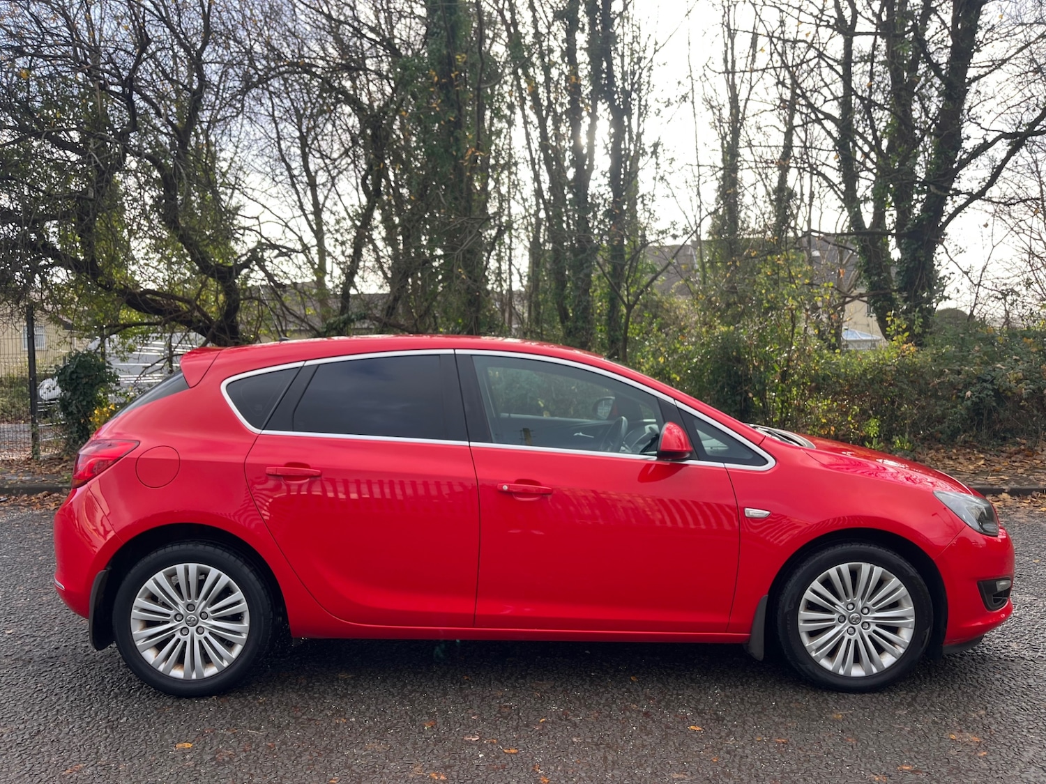 Used Vauxhall Astra 2015 for sale - 76893336: Photo 2