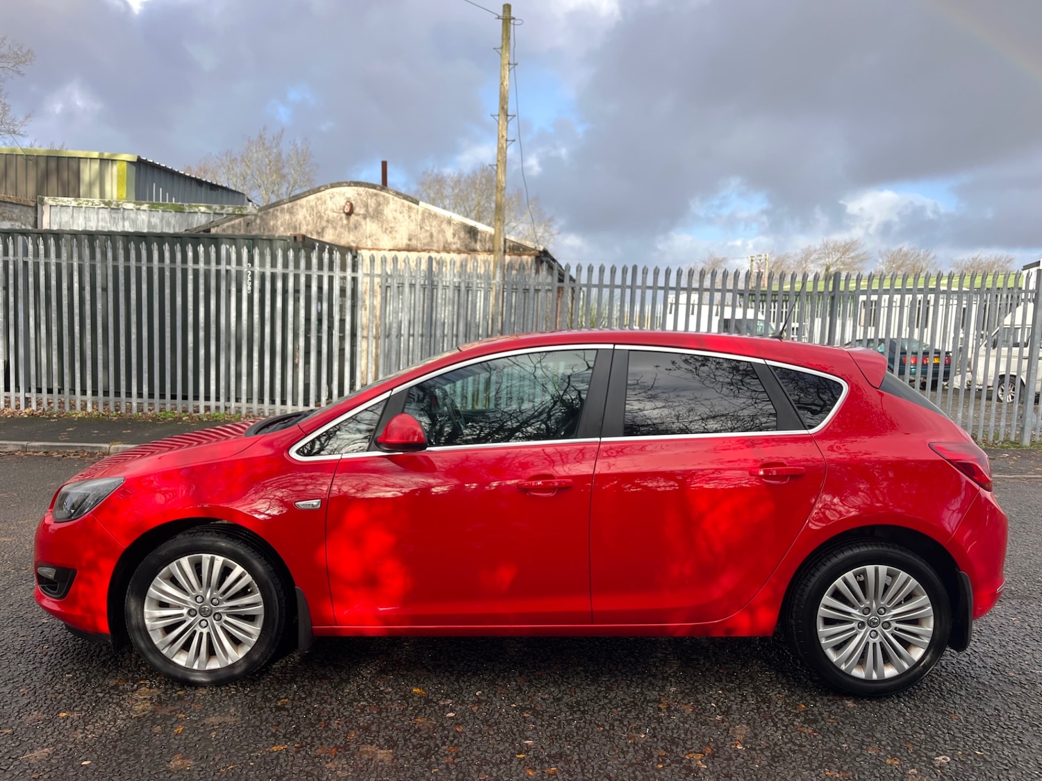 Used Vauxhall Astra 2015 for sale - 76893336: Photo 4