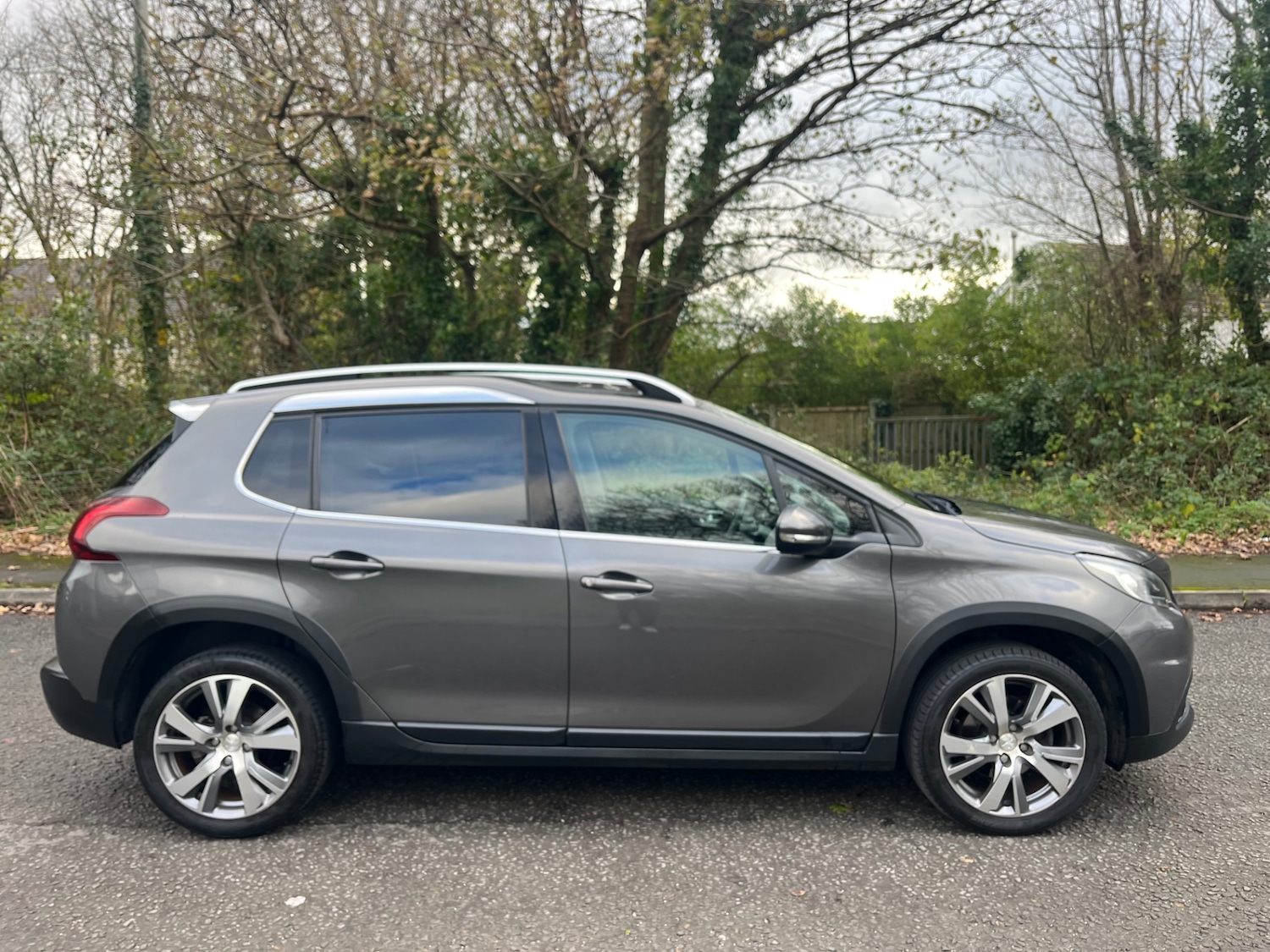 Used Peugeot 2008 2017 for sale - 76682496: Photo 2