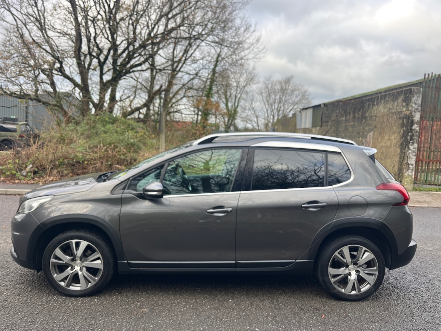 Used Peugeot 2008 2017 for sale - 76682496: Photo 4