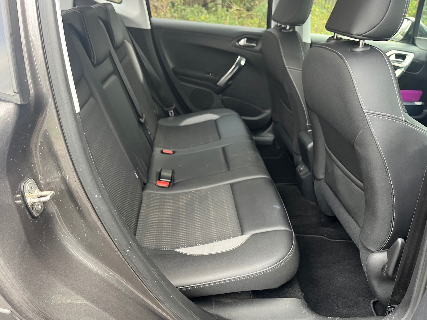 Used Peugeot 2008 2017 for sale - 76682496: Photo 8