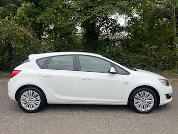 Used Vauxhall Astra 2013 for sale - 76204667: Photo 2