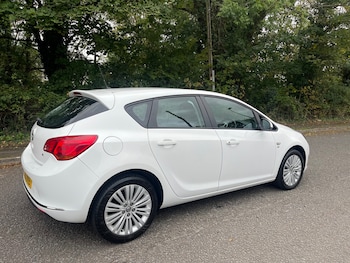 Used Vauxhall Astra 2013 for sale - 76204667: Photo 3