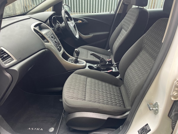 Used Vauxhall Astra 2013 for sale - 76204667: Photo 7