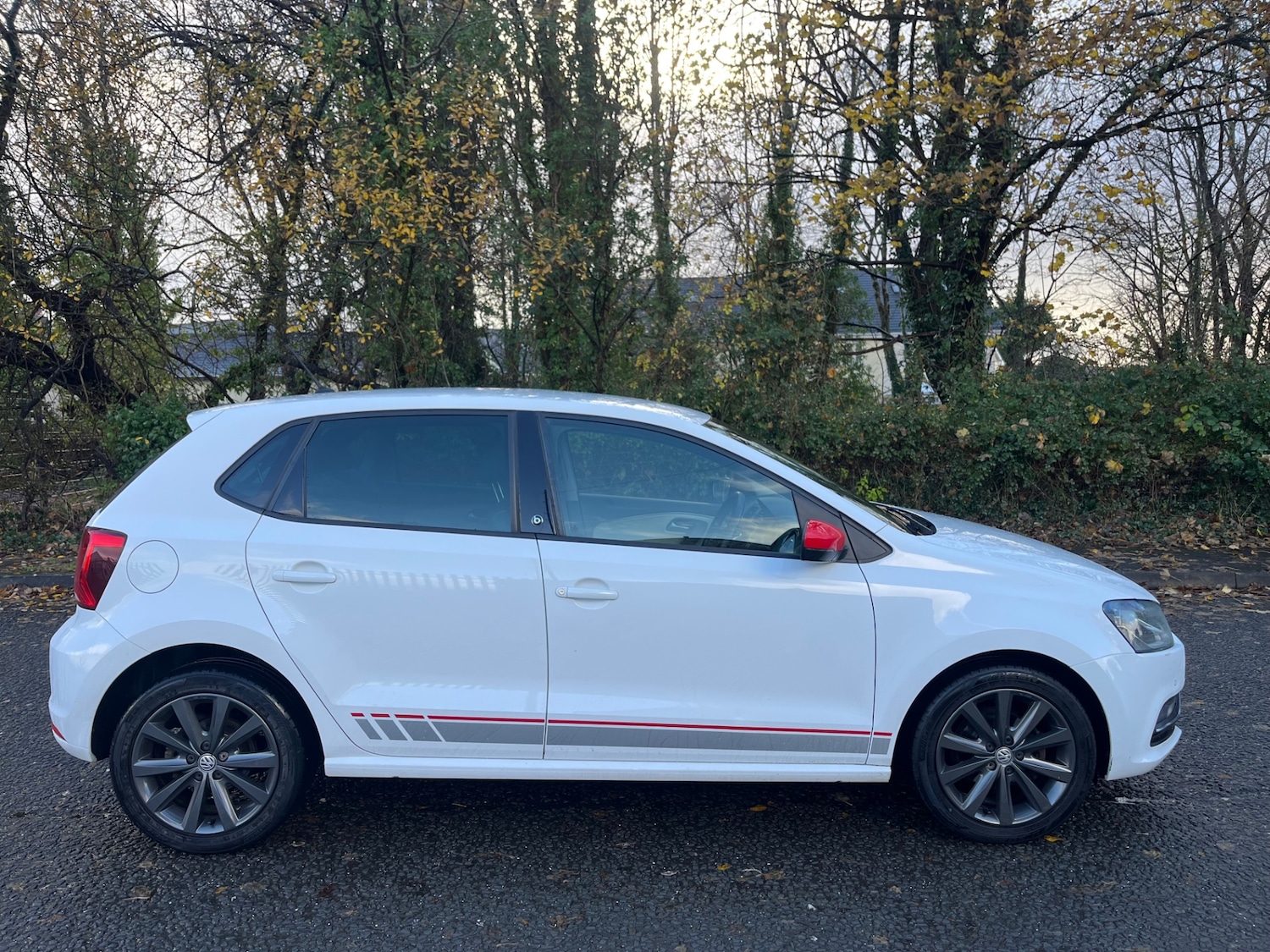 Used Volkswagen Polo 2017 for sale - 76799545: Photo 2