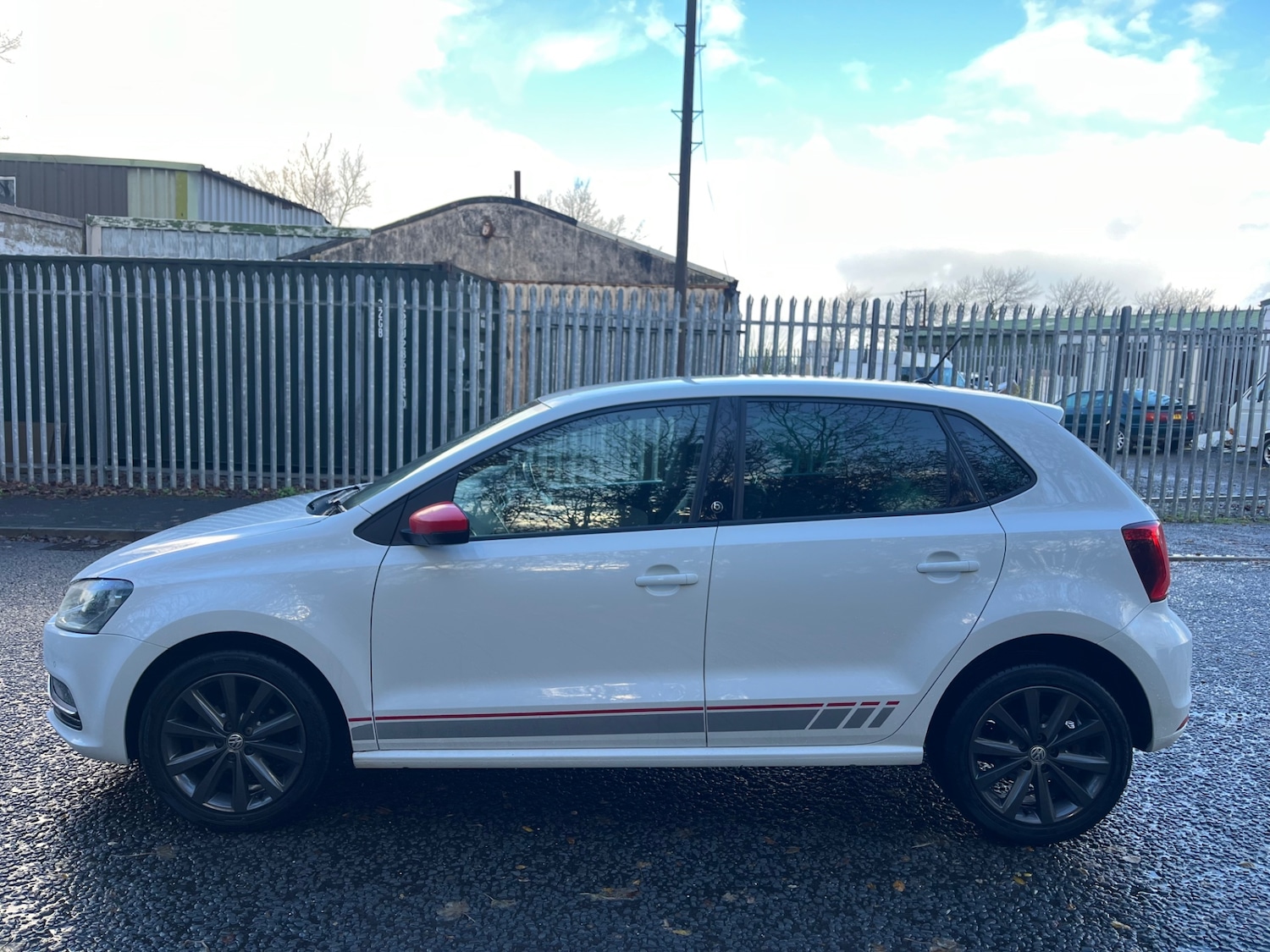 Used Volkswagen Polo 2017 for sale - 76799545: Photo 4