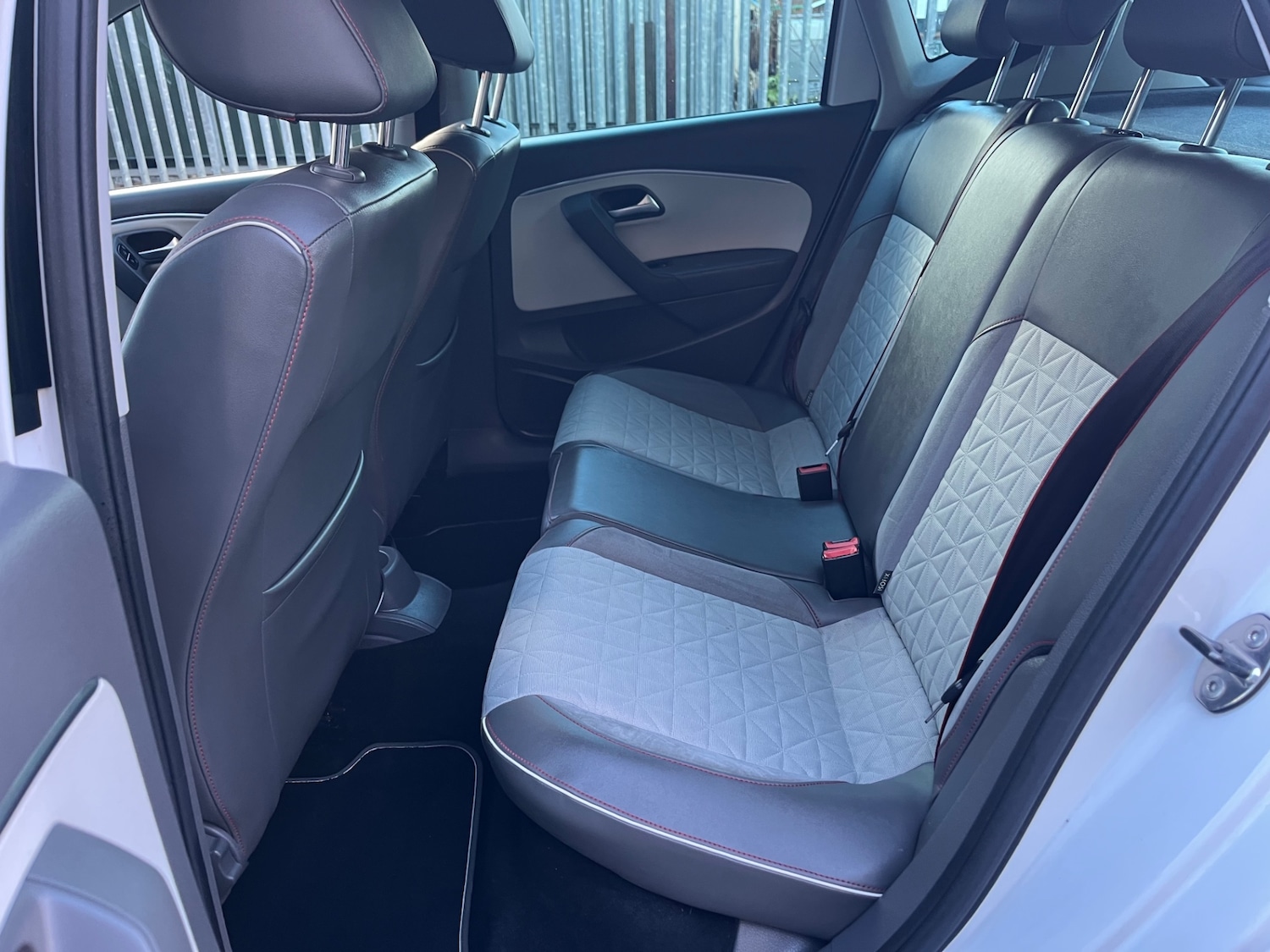 Used Volkswagen Polo 2017 for sale - 76799545: Photo 9