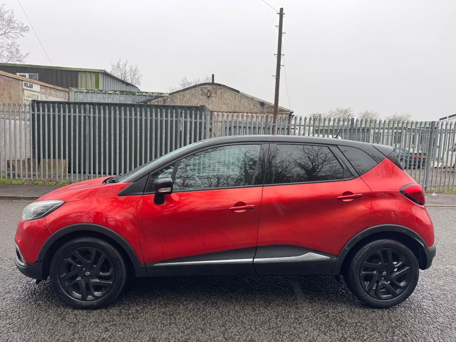 Used Renault Captur 2015 for sale - 77997710: Photo 4