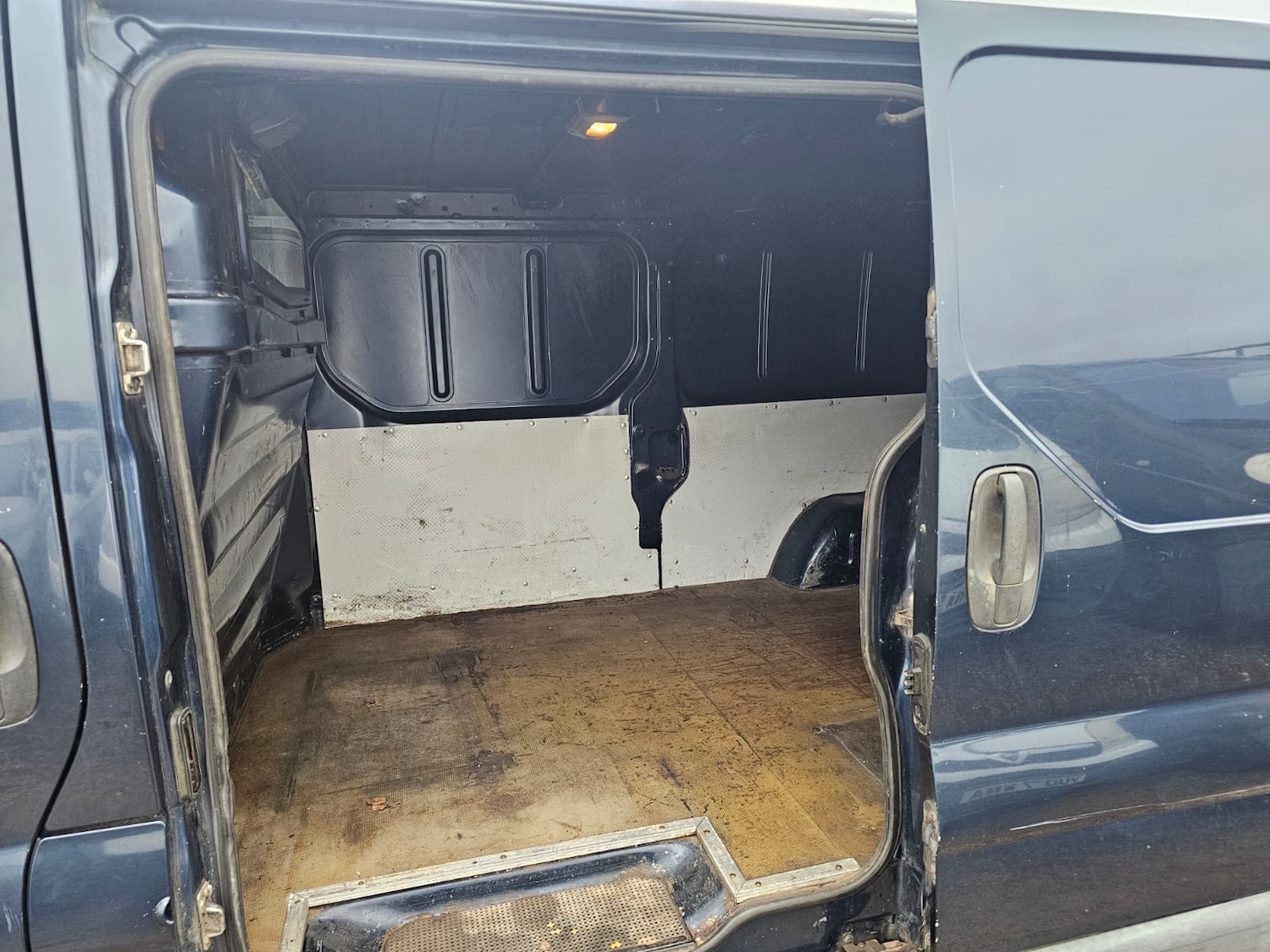 Used Vauxhall Vivaro 2003 for sale - 77001671: Photo 3