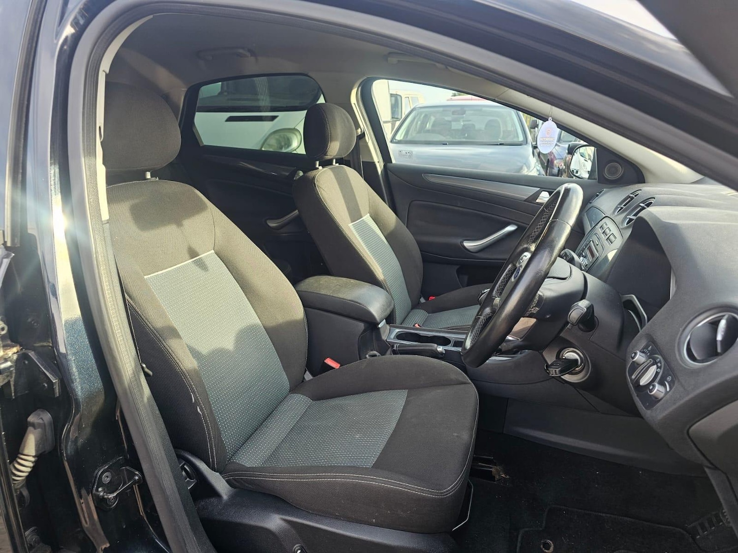 Used Ford Mondeo 2011 for sale - 76892603: Photo 9