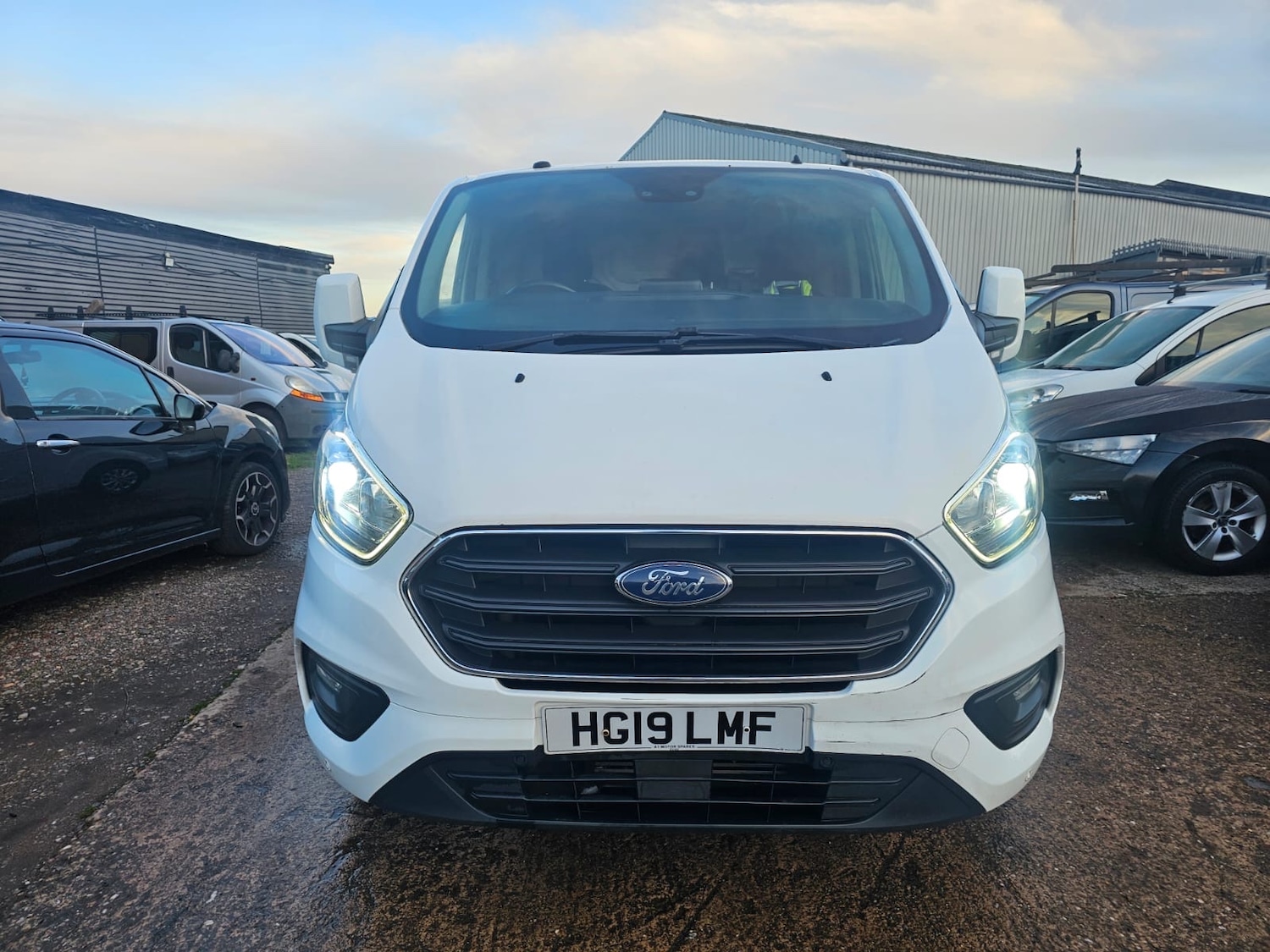 Used Ford Transit Custom 2019 for sale - 76785433: Photo 2