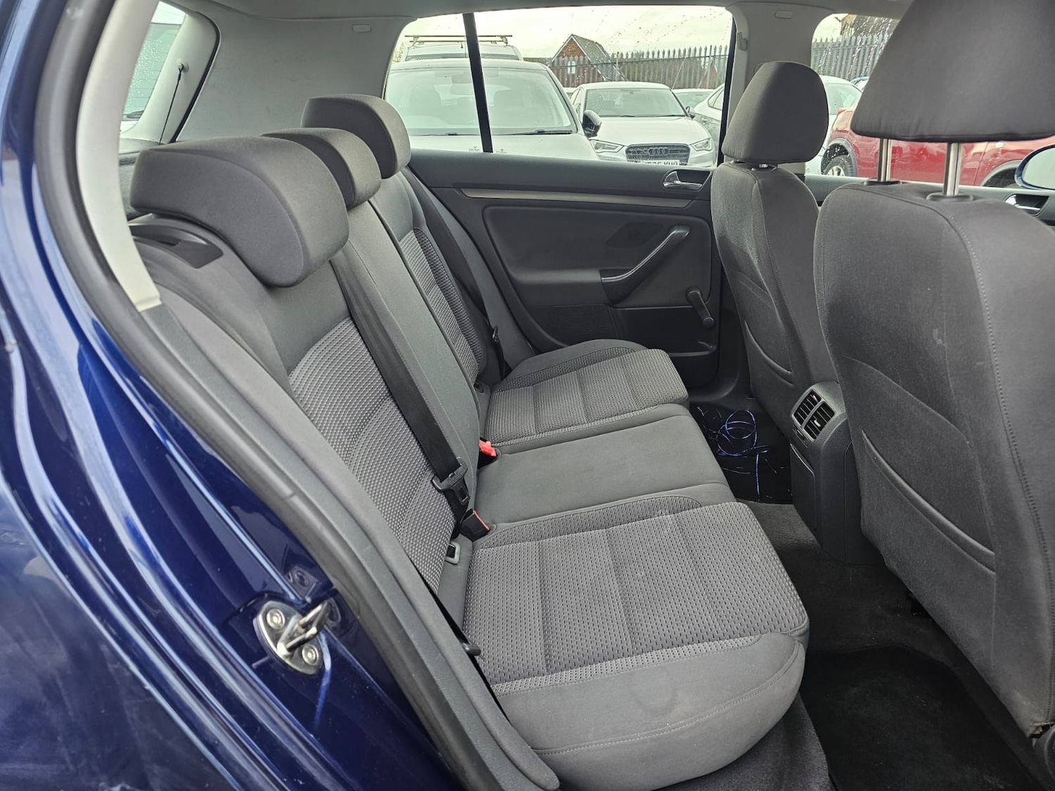 Used Volkswagen Golf 2004 for sale - 76594680: Photo 8