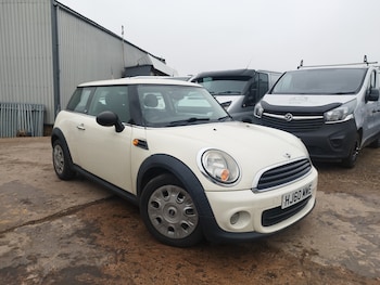 2010 (60) - 1.6 First 3dr