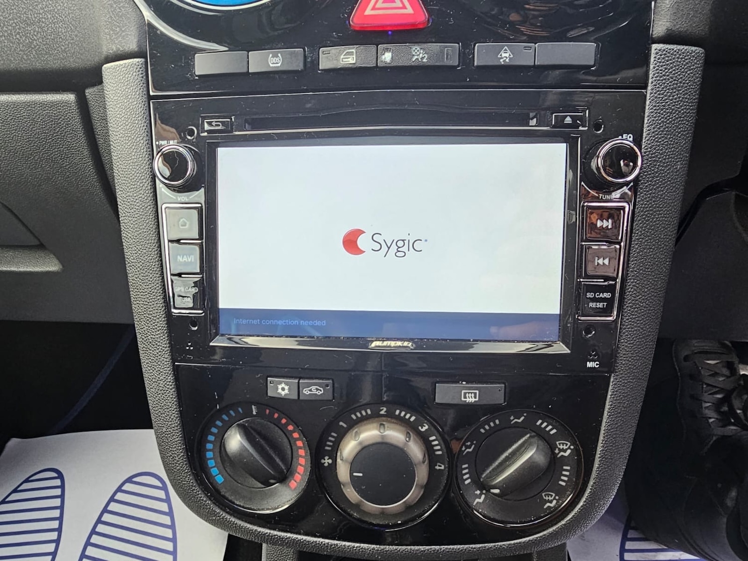 Used Vauxhall Corsa 2011 for sale - 76595260: Photo 17