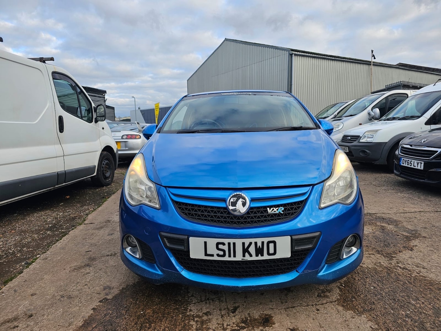 Used Vauxhall Corsa 2011 for sale - 76595260: Photo 2