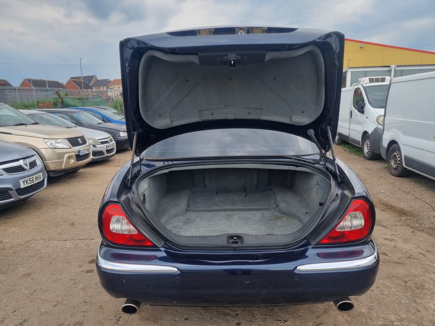 Used Jaguar XJ 2006 for sale - 76560245: Photo 6