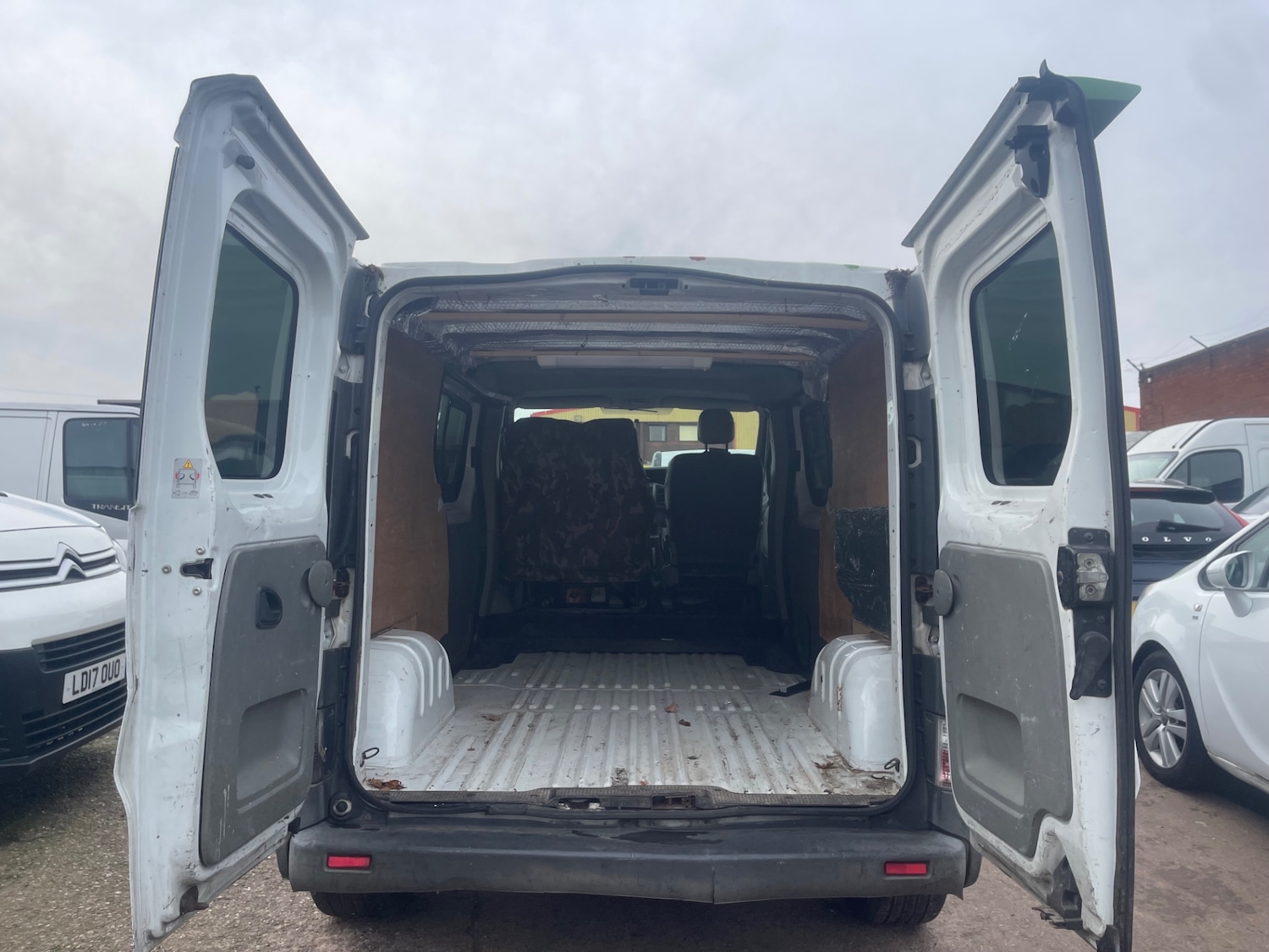 Used Vauxhall Vivaro 2005 for sale - 77603839: Photo 6