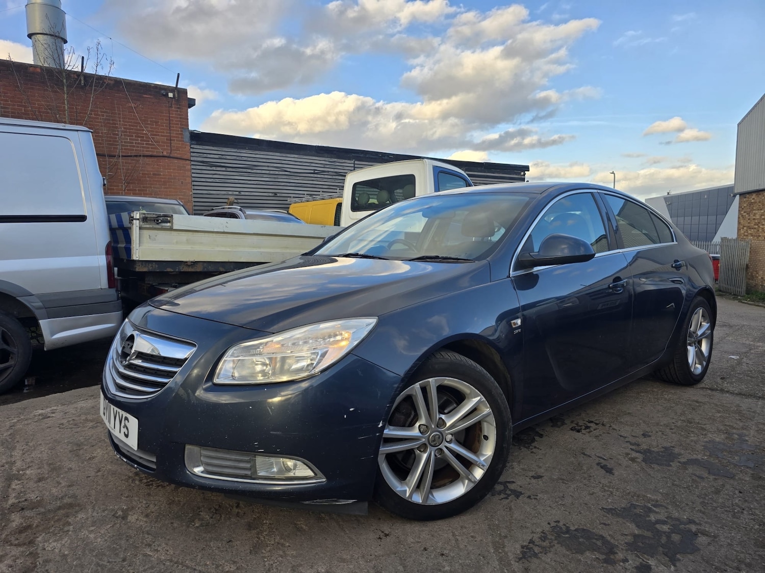 Used Vauxhall Insignia 2011 for sale - 77837341: Photo 3