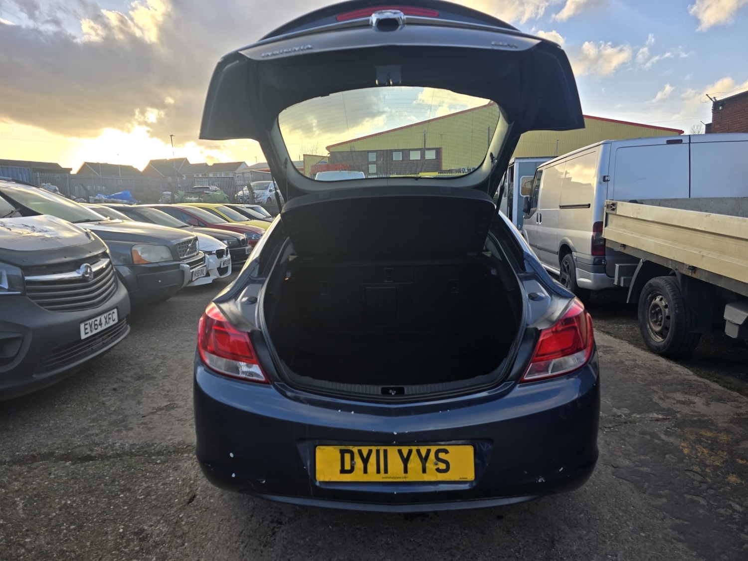 Used Vauxhall Insignia 2011 for sale - 77837341: Photo 6