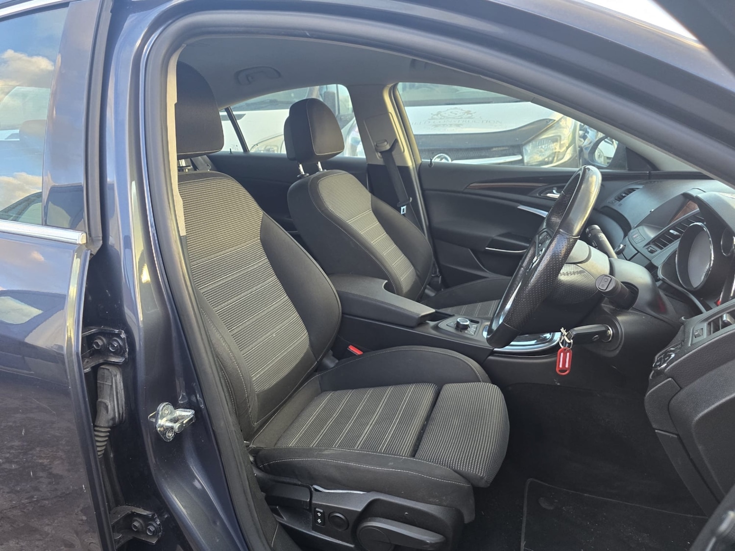 Used Vauxhall Insignia 2011 for sale - 77837341: Photo 9