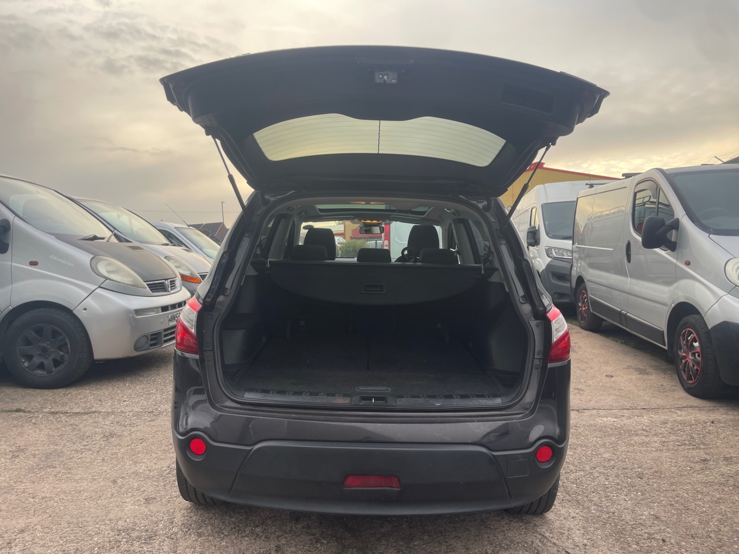 Used Nissan Qashqai+2 2010 for sale - 76114888: Photo 6