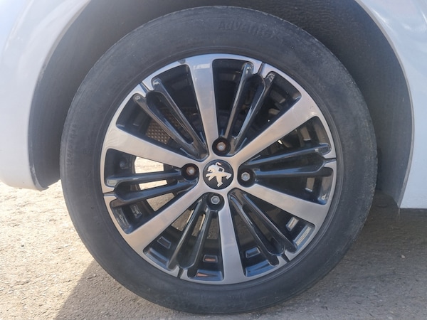 Used Peugeot 208 2018 for sale - 73579464: Photo 15