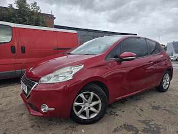 Used Peugeot 208 2013 for sale - 79806318: Photo