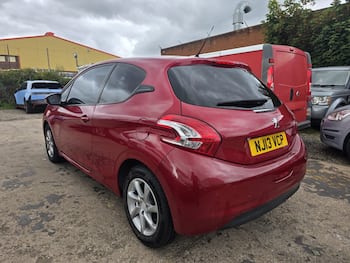 Used Peugeot 208 2013 for sale - 79806318: Photo