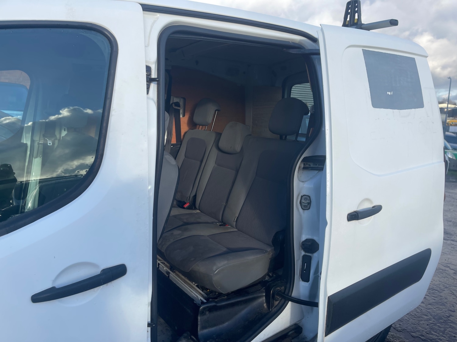 Used Peugeot Partner 2013 for sale - 76748936: Photo 5