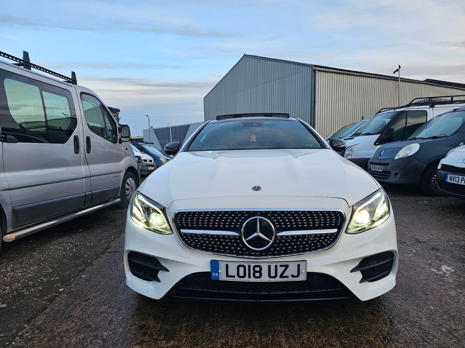 Used Mercedes-Benz E Class 2018 for sale - 76945411: Photo 2
