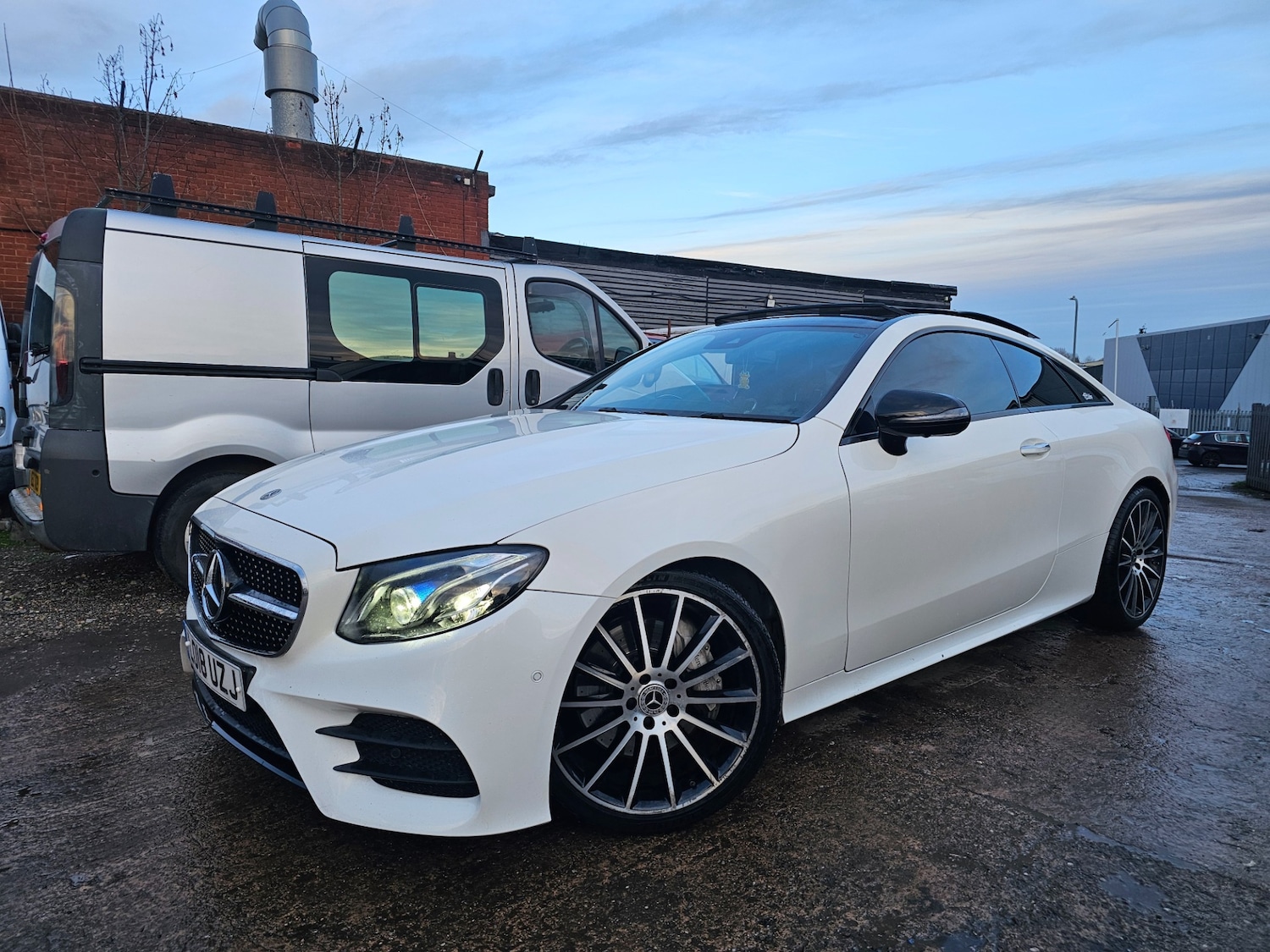 Used Mercedes-Benz E Class 2018 for sale - 76945411: Photo 3