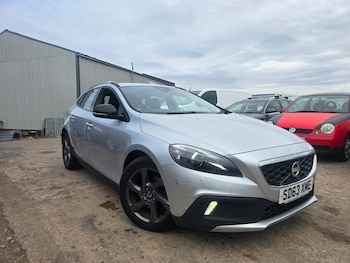 Used Volvo V40 2013 for sale - 79543829: Photo