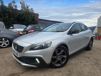 Used Volvo V40 2013 for sale - 79543829: Photo